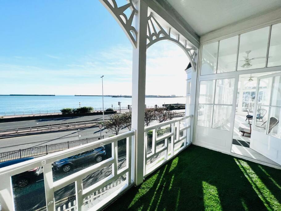 Flat 4 Marine Parade House, 1 East Cliff- Next To Dover Port, White Cliffs, Beach, Castle Екстериор снимка
