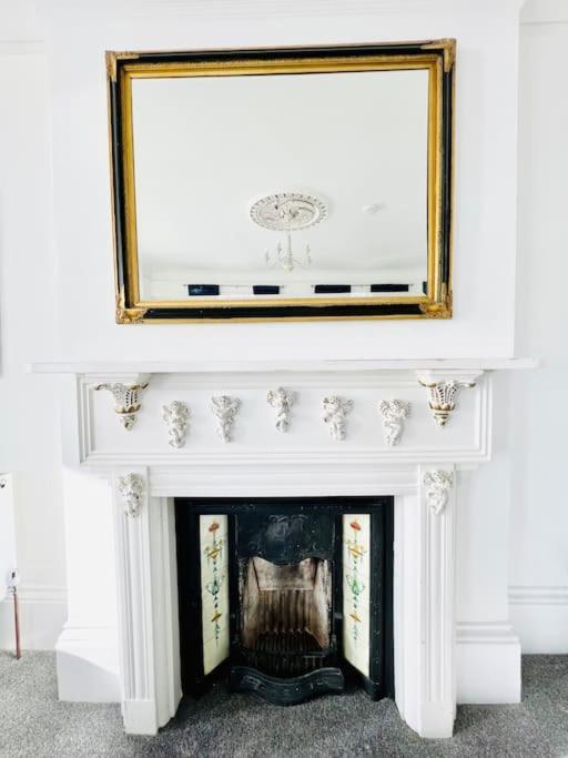 Flat 4 Marine Parade House, 1 East Cliff- Next To Dover Port, White Cliffs, Beach, Castle Екстериор снимка