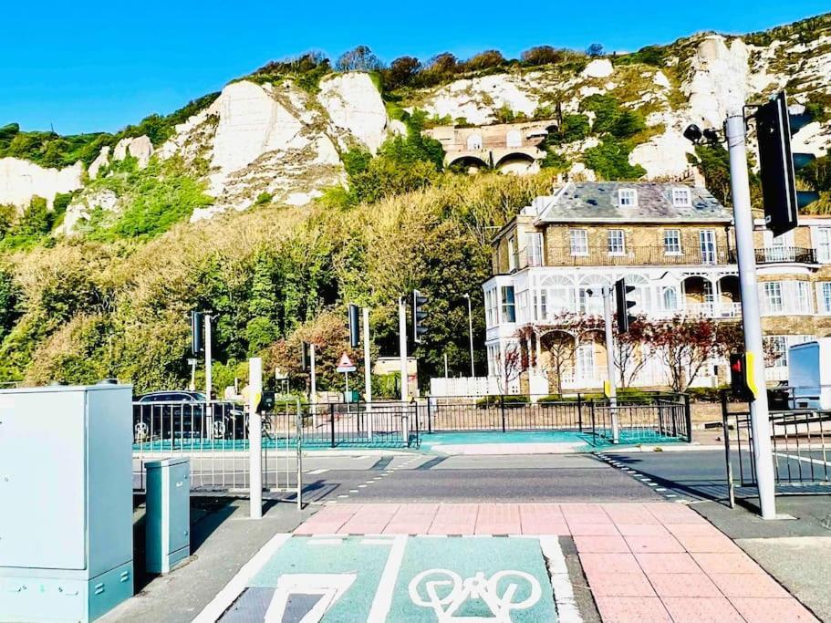 Flat 4 Marine Parade House, 1 East Cliff- Next To Dover Port, White Cliffs, Beach, Castle Екстериор снимка