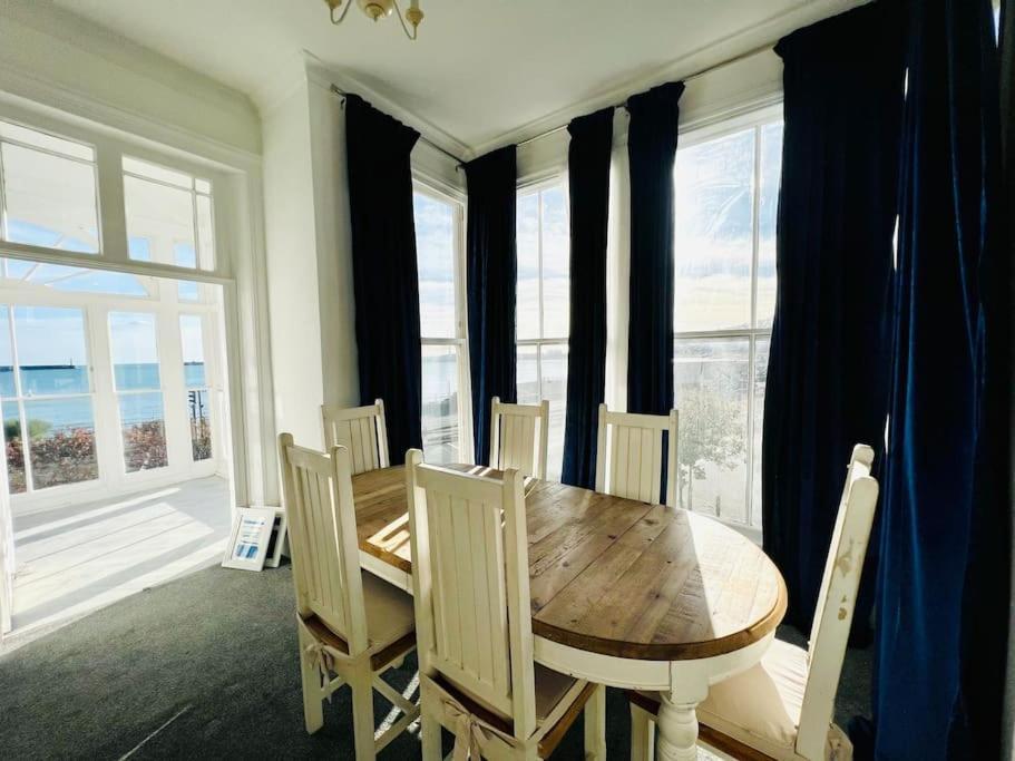 Flat 4 Marine Parade House, 1 East Cliff- Next To Dover Port, White Cliffs, Beach, Castle Екстериор снимка